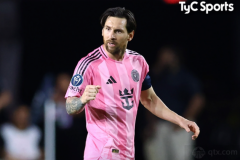 阿根廷足协主席希望梅西参加明年世界杯：他在场球队就有优势